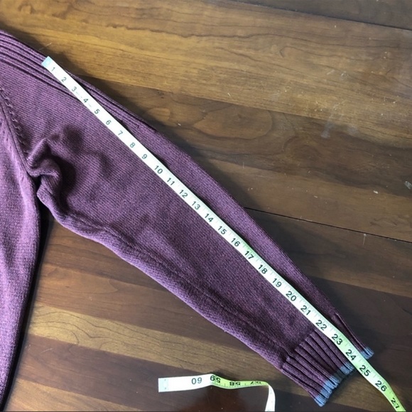 Columbia V-neck Sweater - Picture 6 of 7